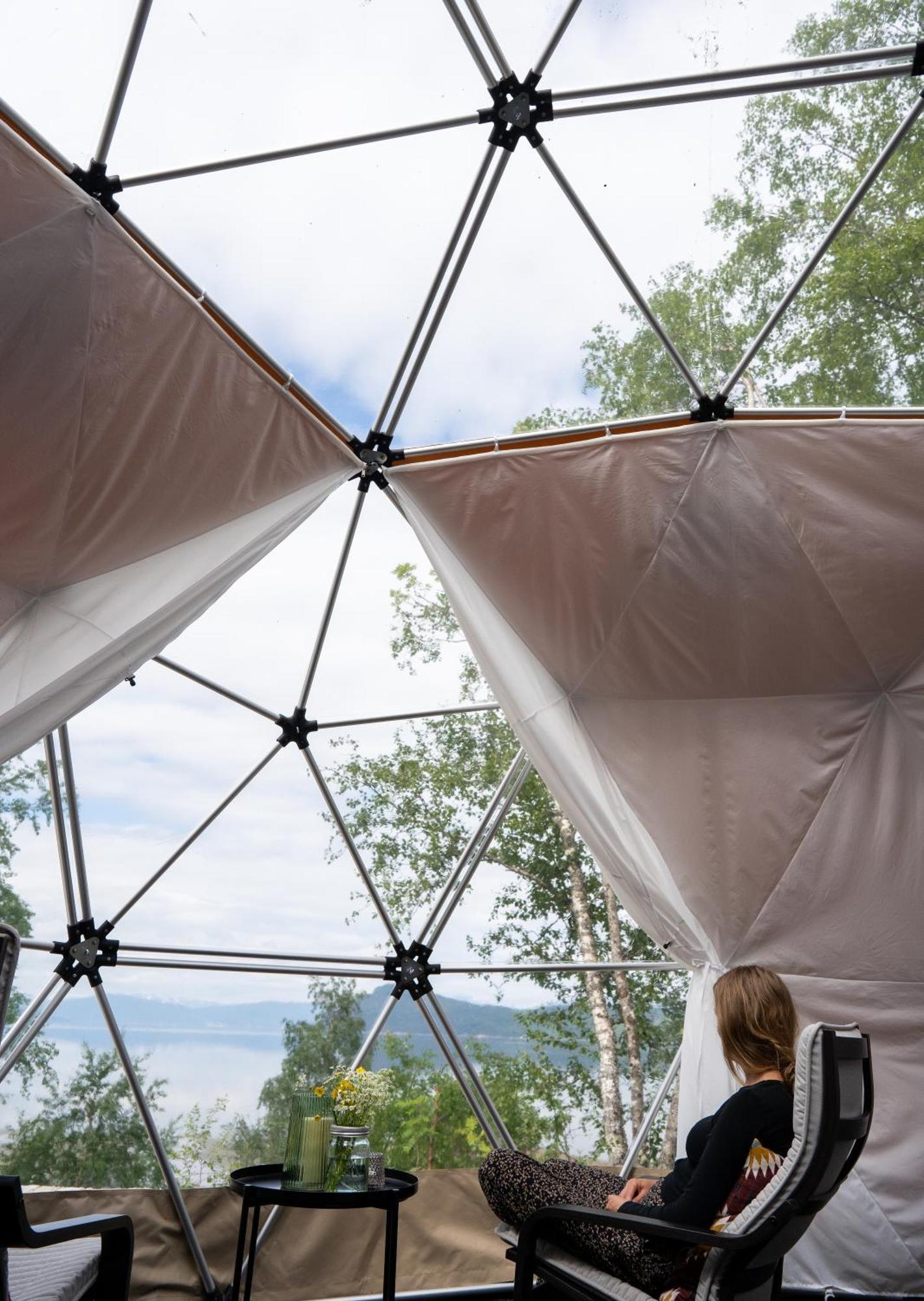 Fugelvagen, Cabins And Glamping Alvund Esterno foto